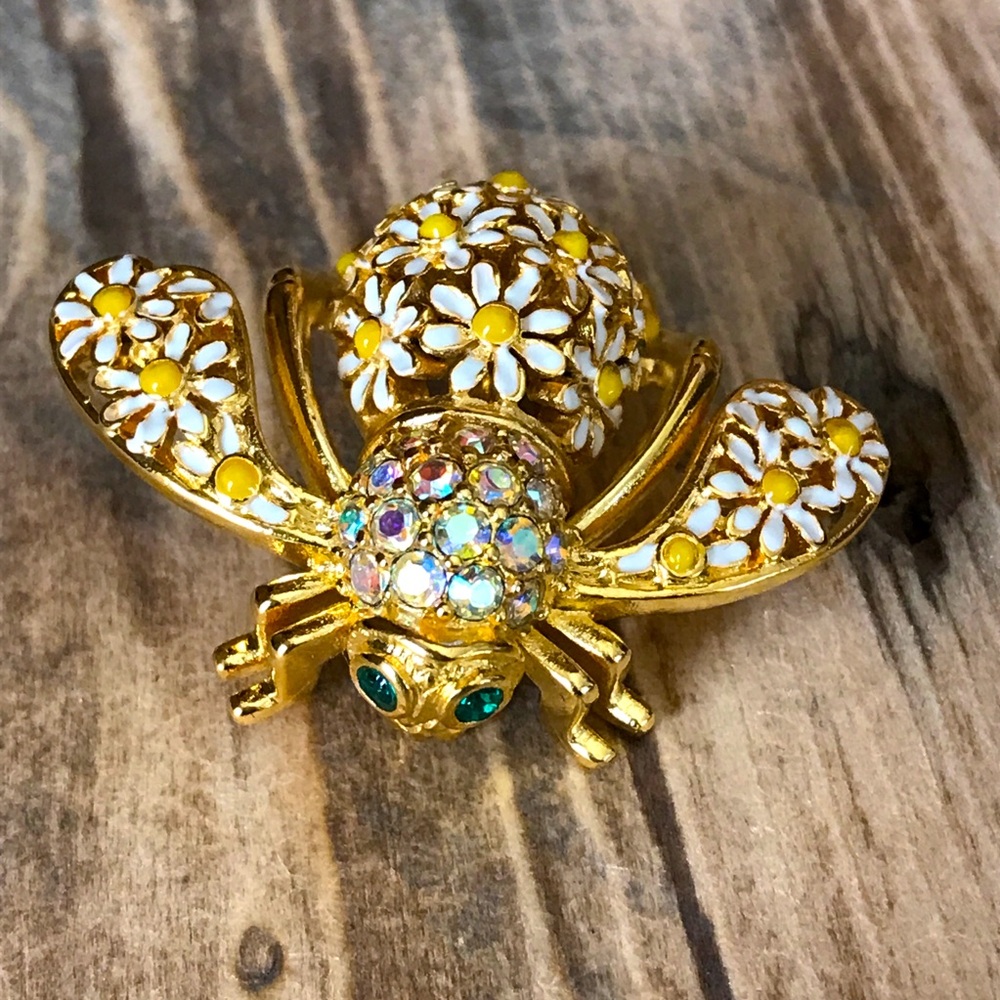 Summer Daisies Bee Brooch - Joan Rivers - Picture 7 of 7